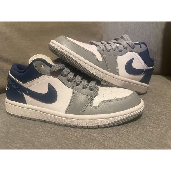 Nike Air Jordan 1 Low - Womens size 7 - French Blue and White - BNIB